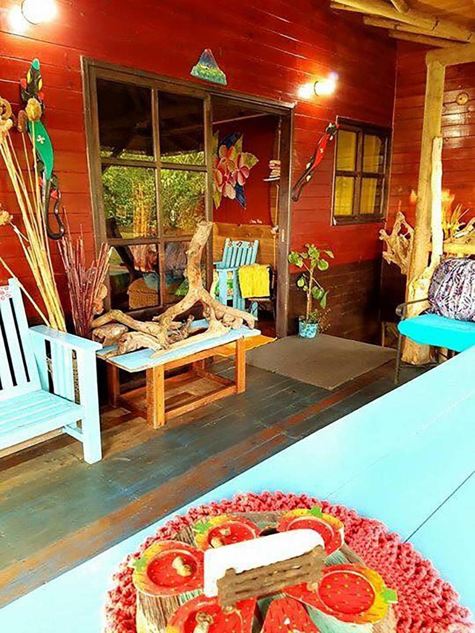 Wood House Hostel La Fortuna ภายนอก รูปภาพ