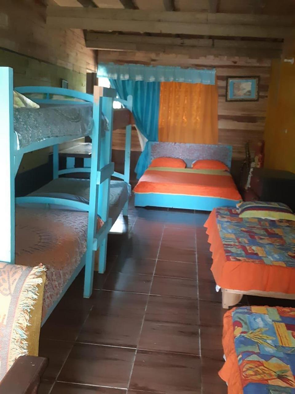 Wood House Hostel La Fortuna ภายนอก รูปภาพ